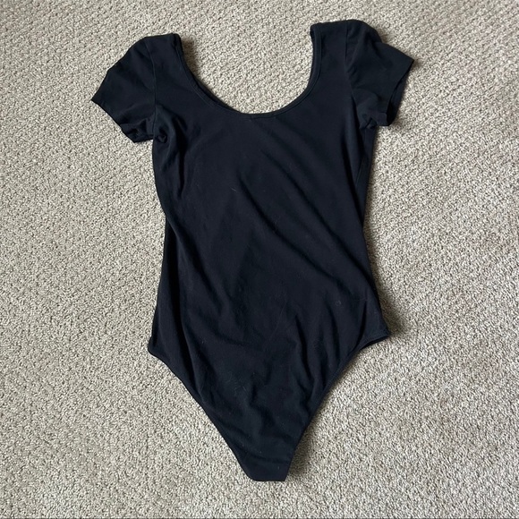 Women’s Bozzola Black Short Sleeve Snap Bodysuit: Large - Picture 1 of 5